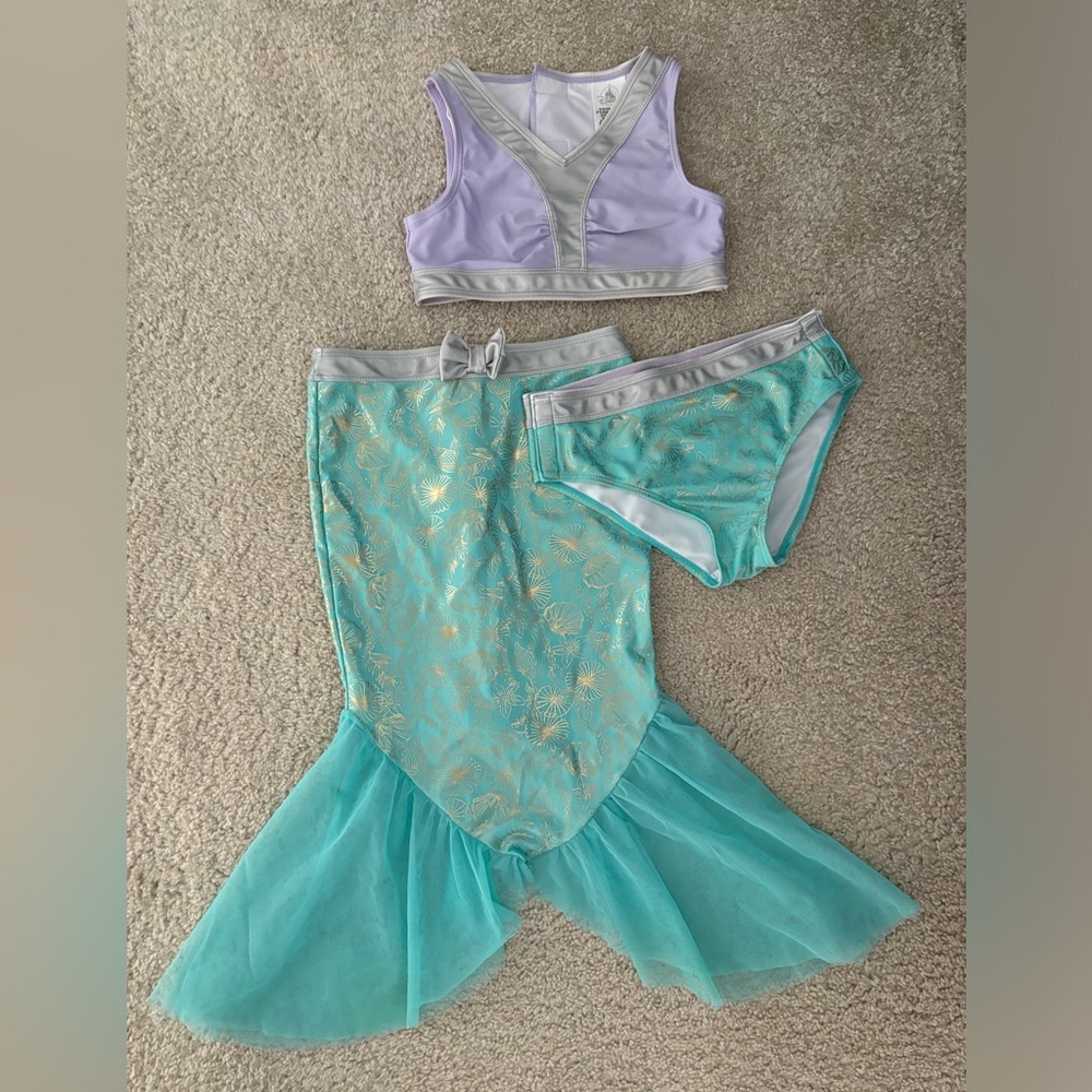Girls Md mermaid bathing suit and skirt